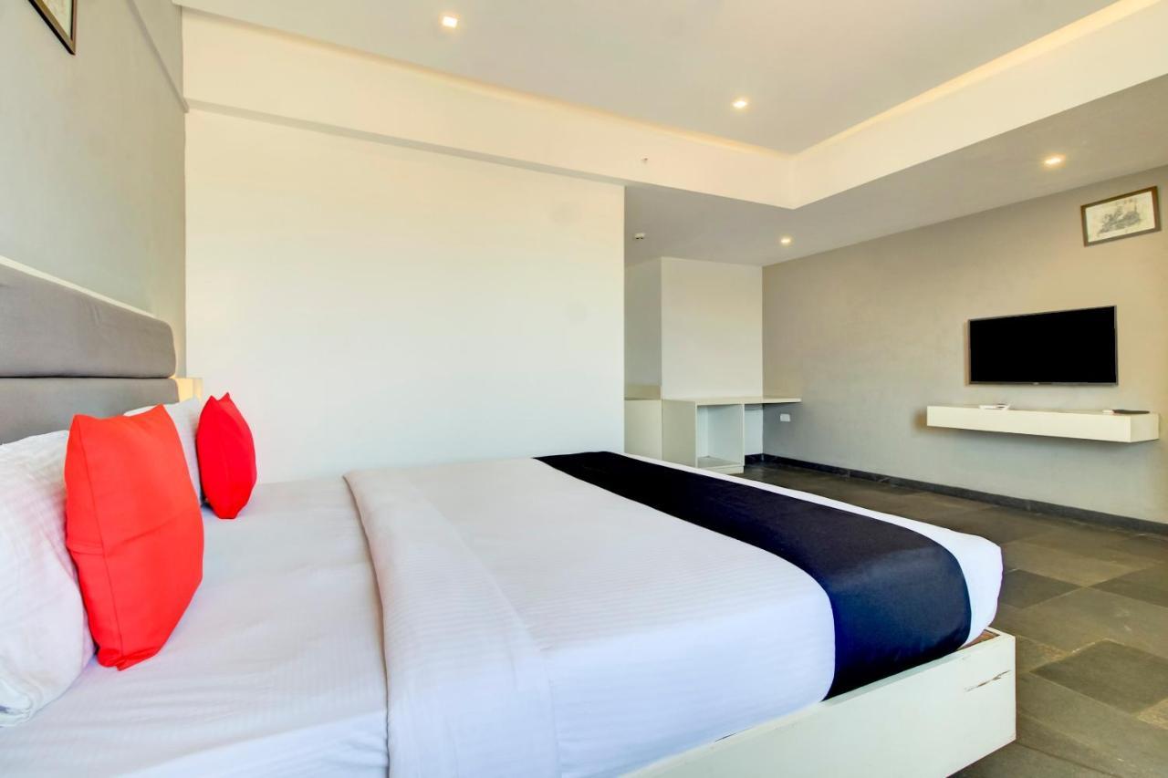 Capital O 77219 Hotel Dwarwata דהרוואד מראה חיצוני תמונה
