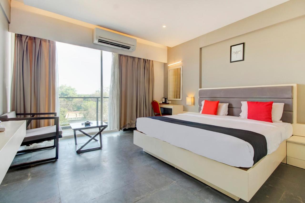 Capital O 77219 Hotel Dwarwata דהרוואד מראה חיצוני תמונה